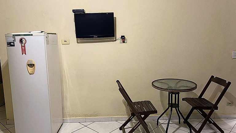 Kitnet Um Ambiente - Suíte com Cozinha