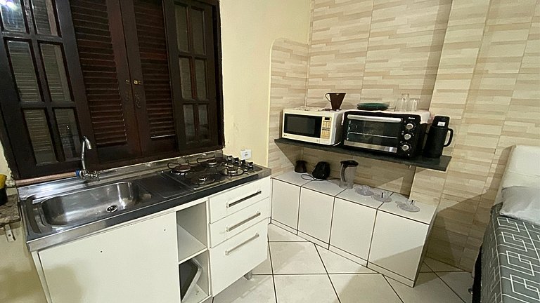 Kitnet Um Ambiente - Suíte com Cozinha